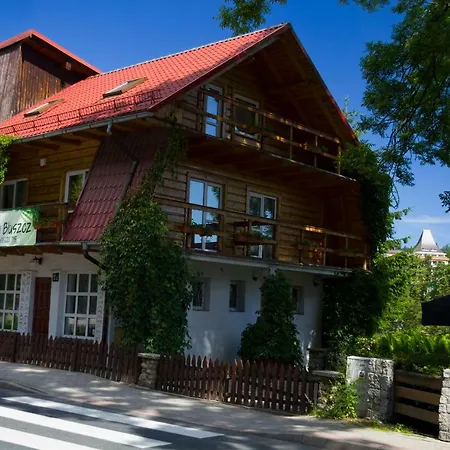 Holiday home Dom Bluszcz *